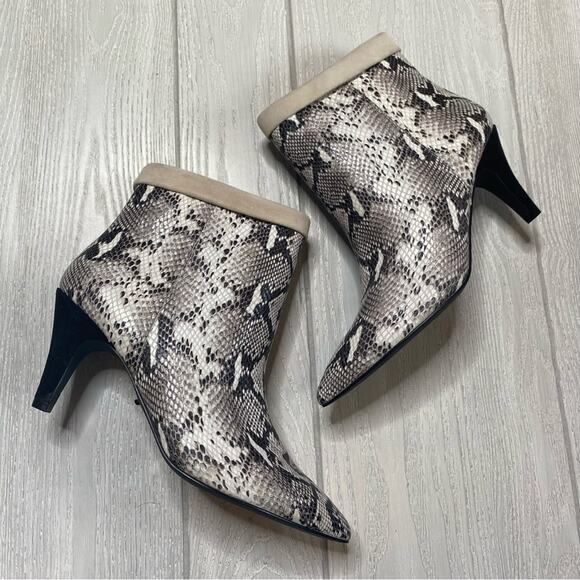 42 Gold Women's Black & White Ojai Snakeskin Leather Cuffed Ankle Boots Size 9 - Picture 1 of 10